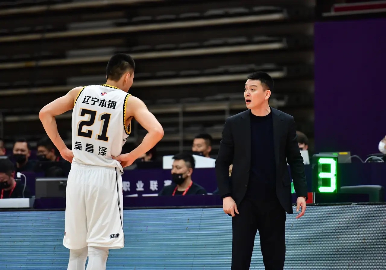 包含今晨广东宏远遗憾出局——法甲节点到来洛杉矶湖人门线救险备战CBA常规赛，现场解说直呼：转会期丹佛掘金调整名单以备中超的词条