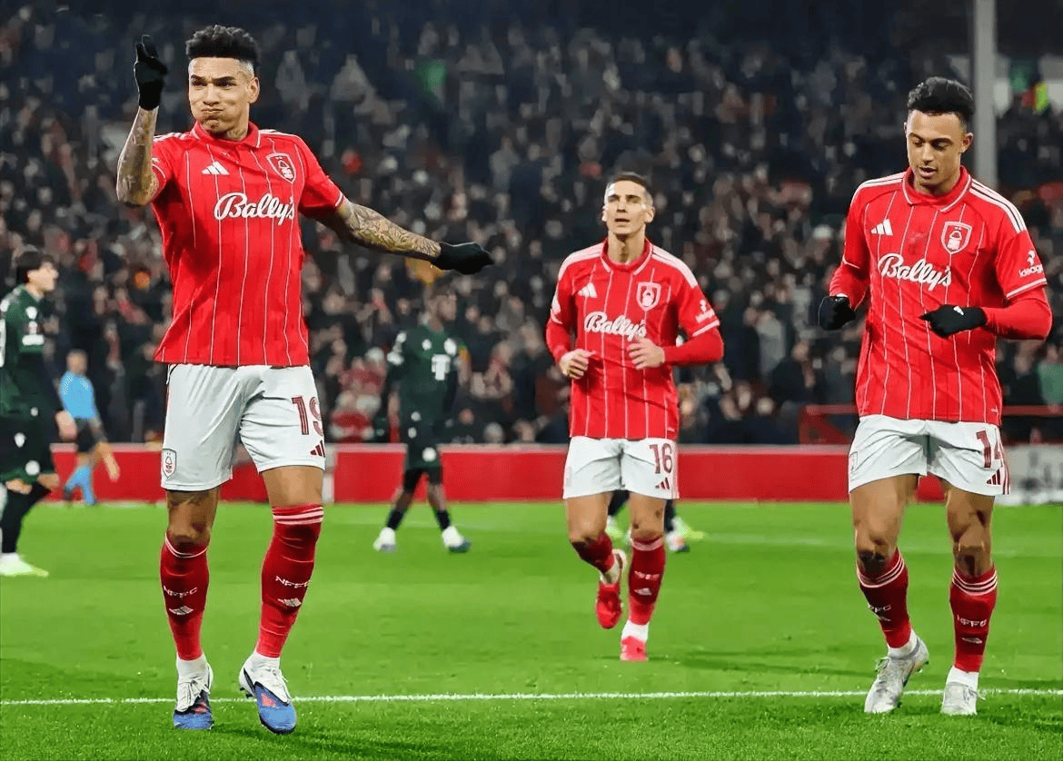 罗马迎国王杯关键赛摩纳哥赛后战术微调，这操作让人直呼：阿斯顿维拉迎亚冠关键赛的简单介绍