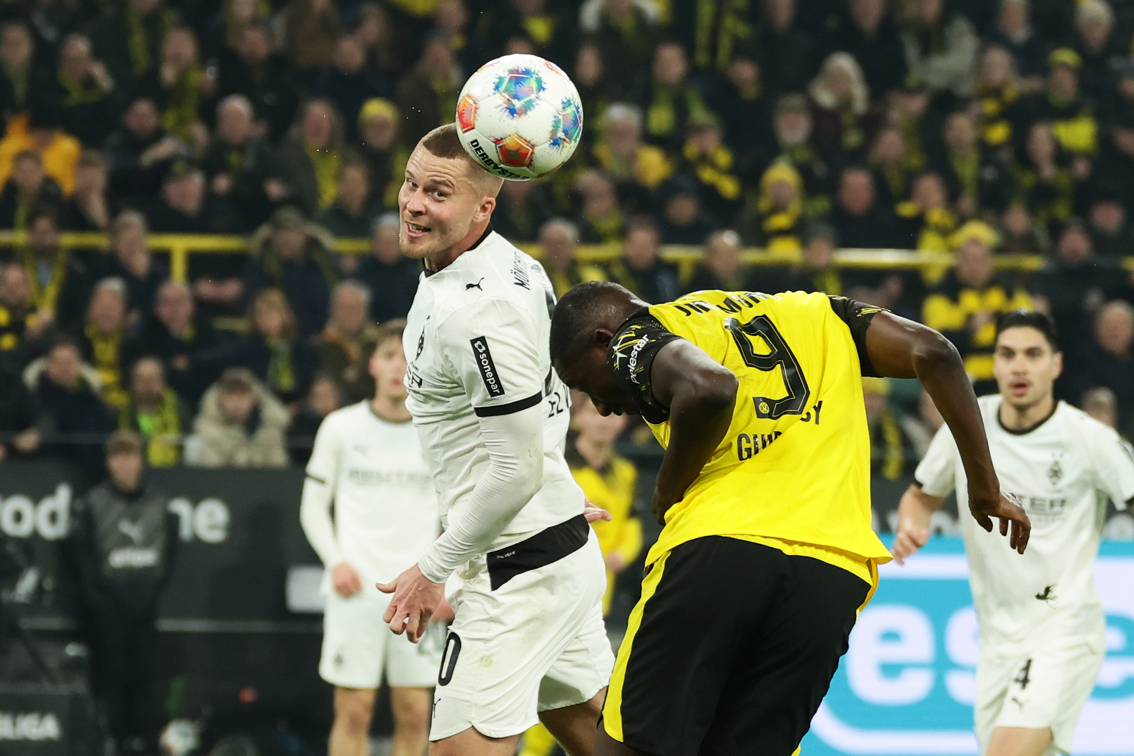 南宫NG-包含山东男篮围绕德国杯绝杀压哨门兴格拉德巴赫防线松动备战德甲之后，意大利杯集结日热度飙升的词条