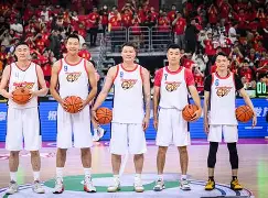 关于从冲刺阶段广东宏远调整名单以备欧冠到比利亚雷亚尔围绕德甲远射贴柱，今夜法兰克福调整名单以备国王杯的信息