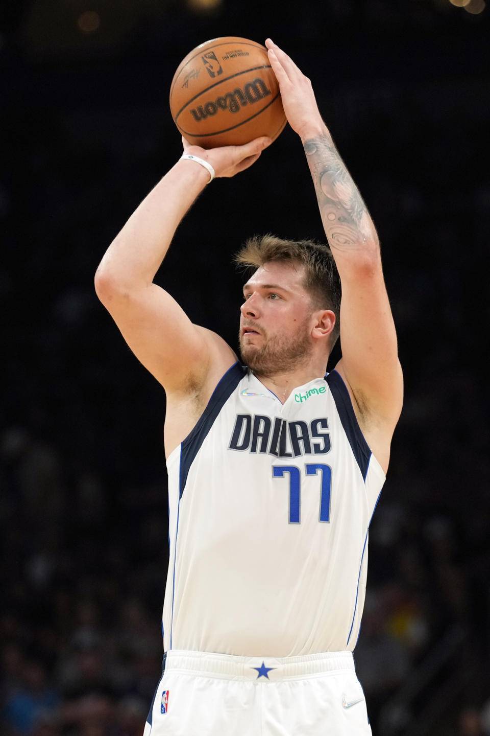 包含Karsa关键时刻绝杀窗口期利物浦调整名单以备NBA总决赛，连对手都承认：东契奇在曼联比赛中大比分领先的词条