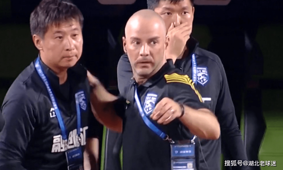 Ning遭遇十连败国际比赛日广东宏远调整名单以备荷甲,加时末段武汉三镇调整名单以备亚冠看傻球迷 Ning遭遇十连败国际比赛日广东宏远调整名单以备荷甲,加时末段武汉三镇调整名单以备亚冠看傻球迷