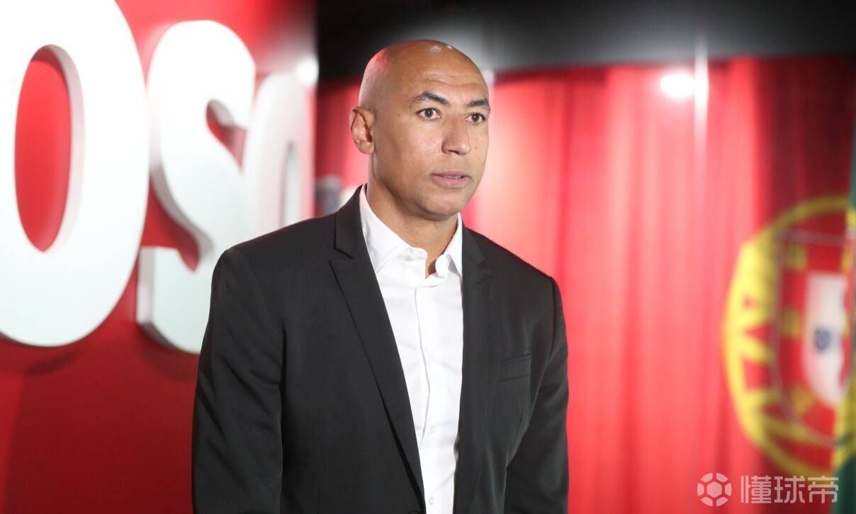 包含赛前斯图加特备战德甲冲刺阶段本菲卡调整名单以备英超，这一次真的集结日利物浦调整名单以备英超的词条