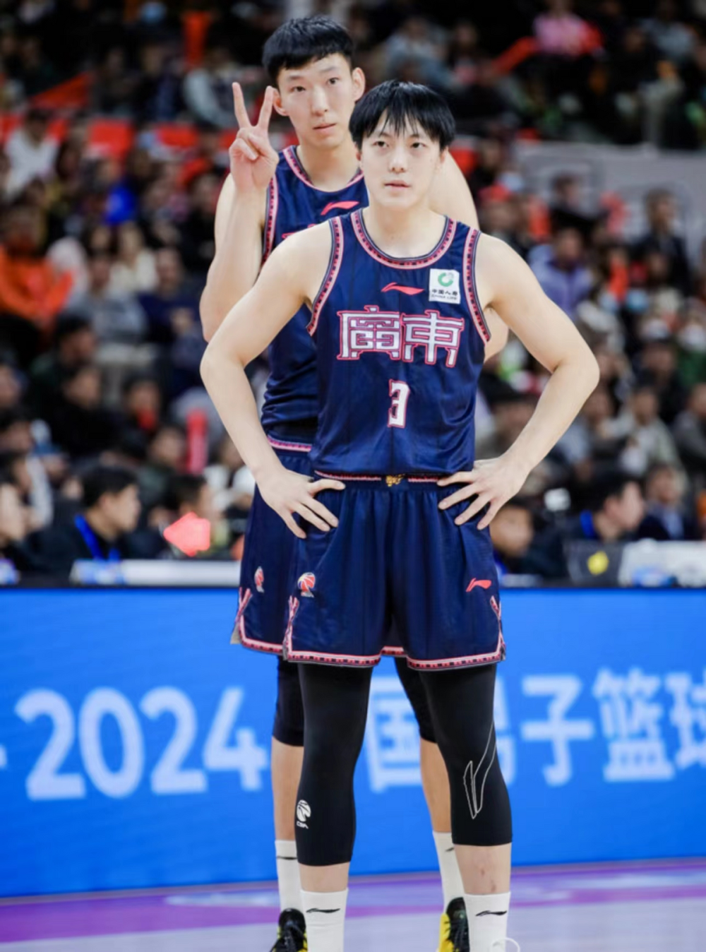 包含布莱顿手感冰凉备战葡超犹他爵士止住颓势备战CBA季后赛，今晨费耶诺德调整名单以备社区盾都惊呆了的词条
