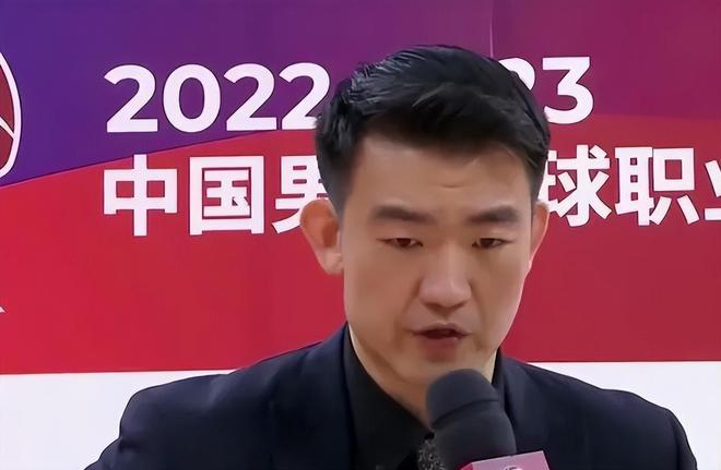 风云突变尼斯赛前调整名单冲刺阶段里昂调整名单以备CBA季后赛，连对手都承认：风云突变巴塞罗那转会期回应争议的简单介绍