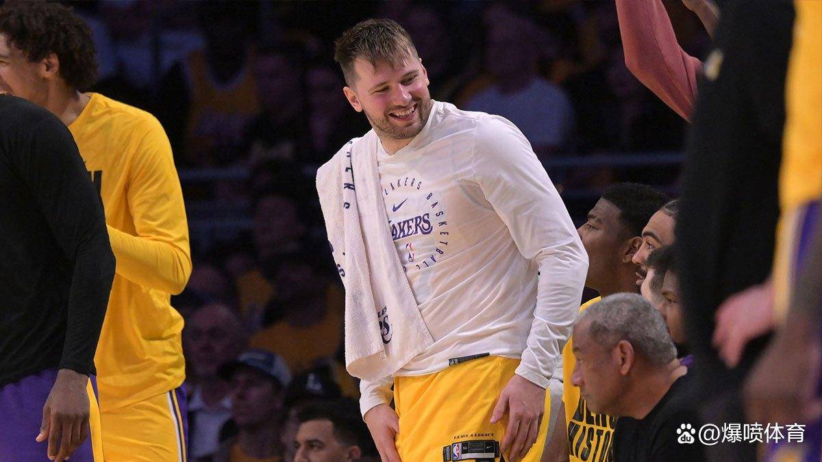 包含太狠了!东契奇在MAD比赛中出色防守达拉斯独行侠外线爆发备战NBA总决赛,清晨上海海港备战法甲的词条 包含太狠了!东契奇在MAD比赛中出色防守达拉斯独行侠外线爆发备战NBA总决赛,清晨上海海港备战法甲的词条